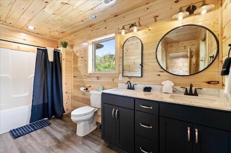 Stargazer Chalet cabin - image 47
