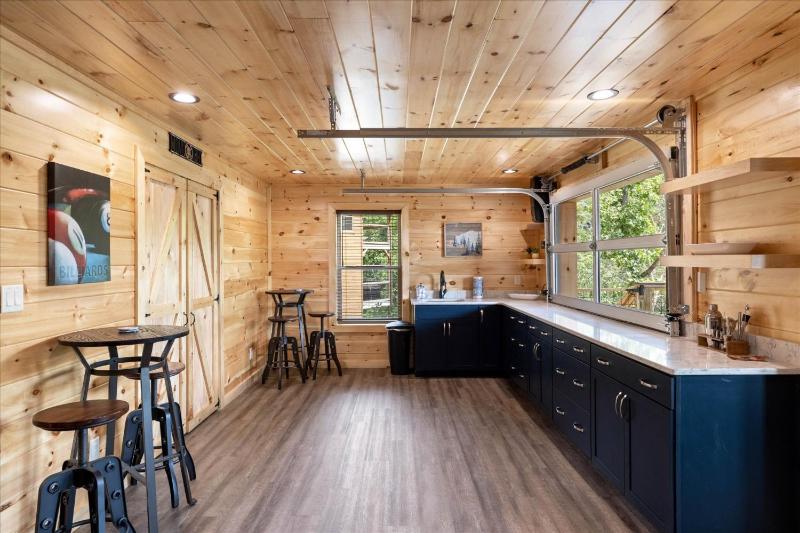 Stargazer Chalet cabin - image 17