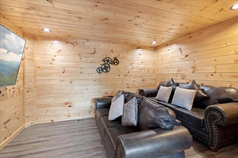 Stargazer Chalet cabin - image 41