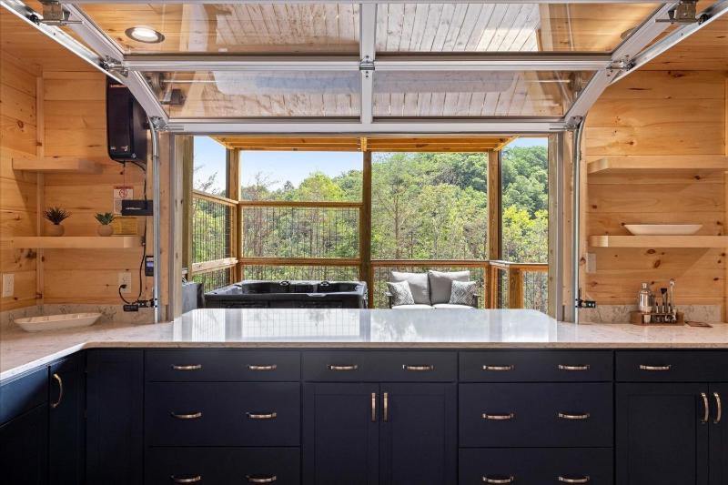 Stargazer Chalet cabin - image 25
