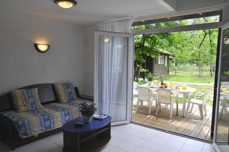 Chalet (7-8 Adults) image 1