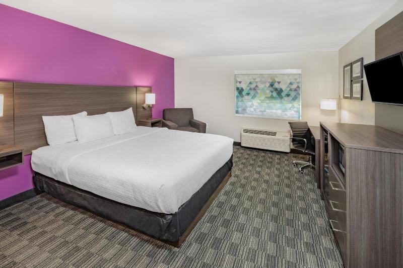 King Room image 4
