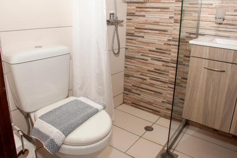 Double Room - No Balcony image 2