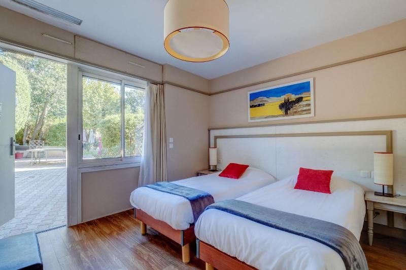 Superior Triple Room with Terrace image 2
