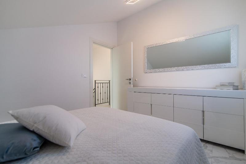 Luxury Apartment Queens - image 12