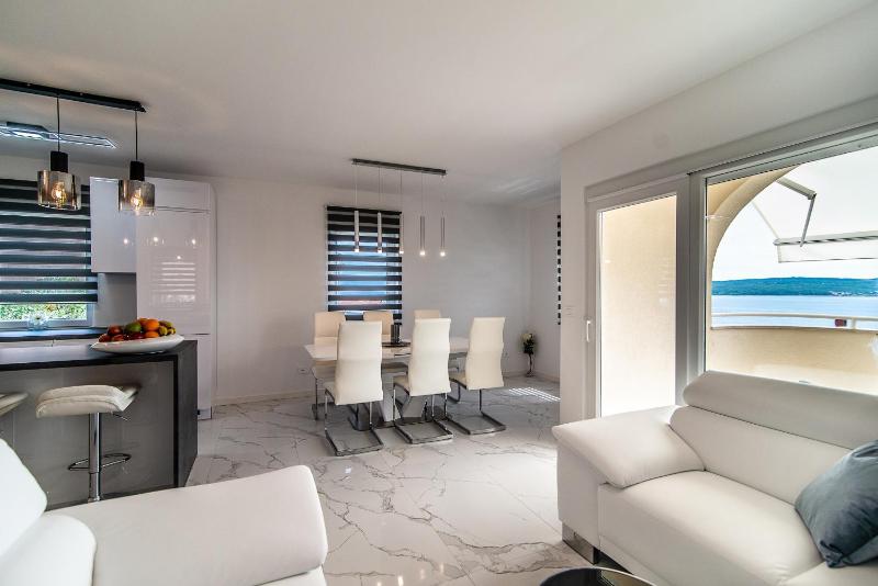 Luxury Apartment Queens - image 11