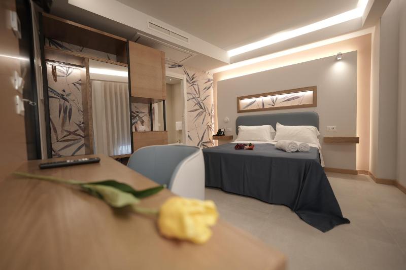 ELISEO PALACE TROPEA - image 37