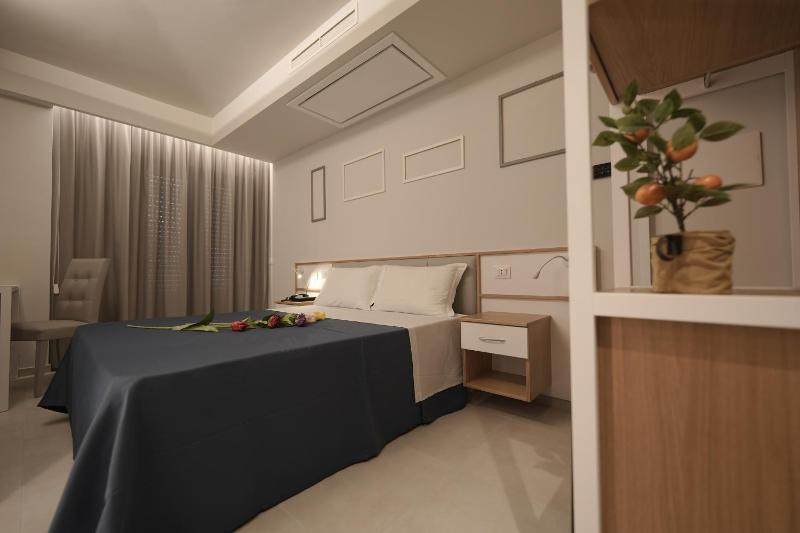 ELISEO PALACE TROPEA - image 18