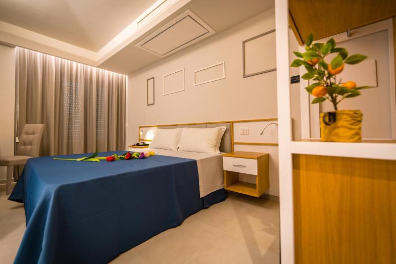 ELISEO PALACE TROPEA - image 30