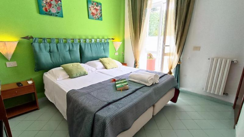 Summer Vibes B&B - image 1