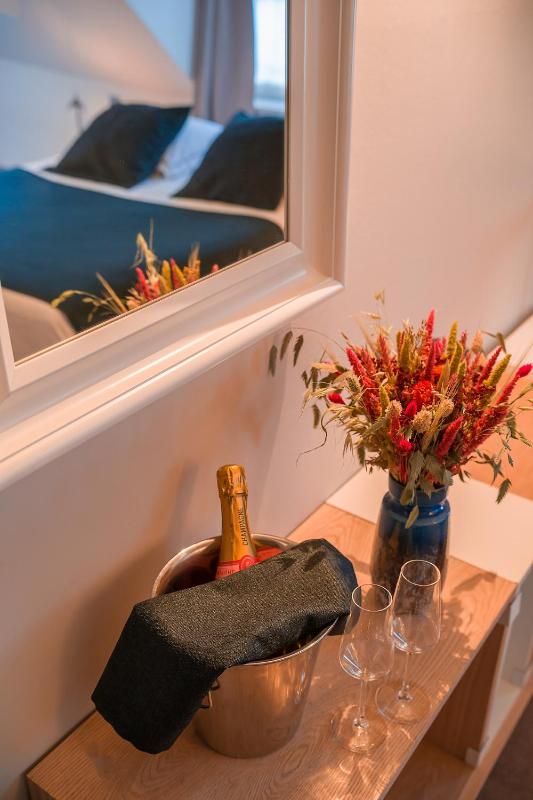 Standard Double or Twin Room image 3