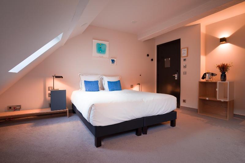 Small Double or Twin Room image 3