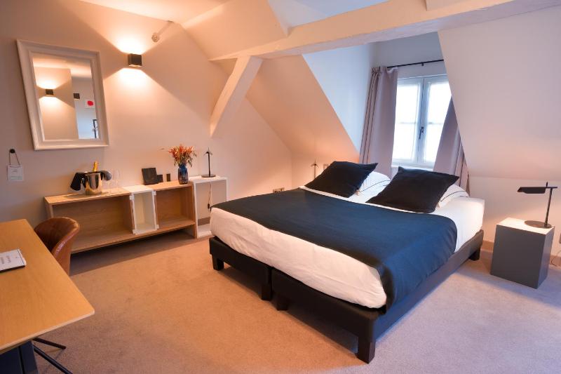 Small Double or Twin Room image 2