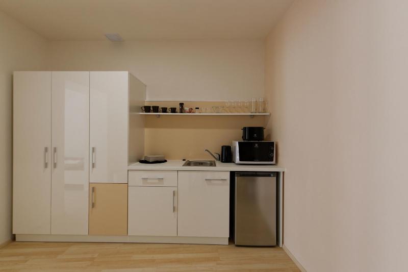 Large Apartment (3 Adults) image 2