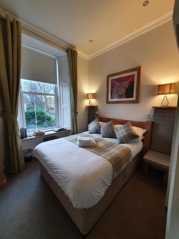 Compact Small Double Room with Shower  image 1