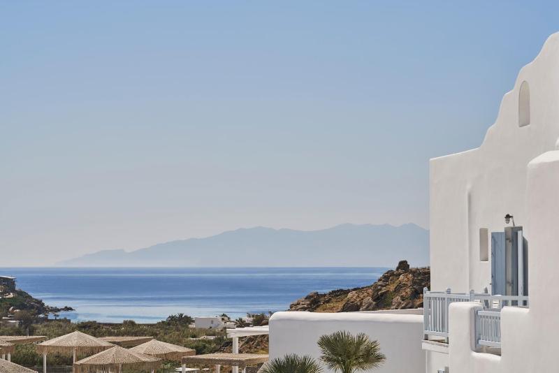 Deluxe Double or Twin Room with Sea View image 2