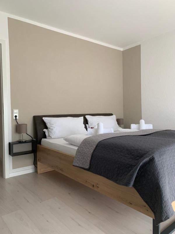 Standard King Room image 4