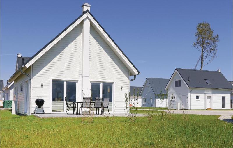 Three-Bedroom Holiday Home  image 1