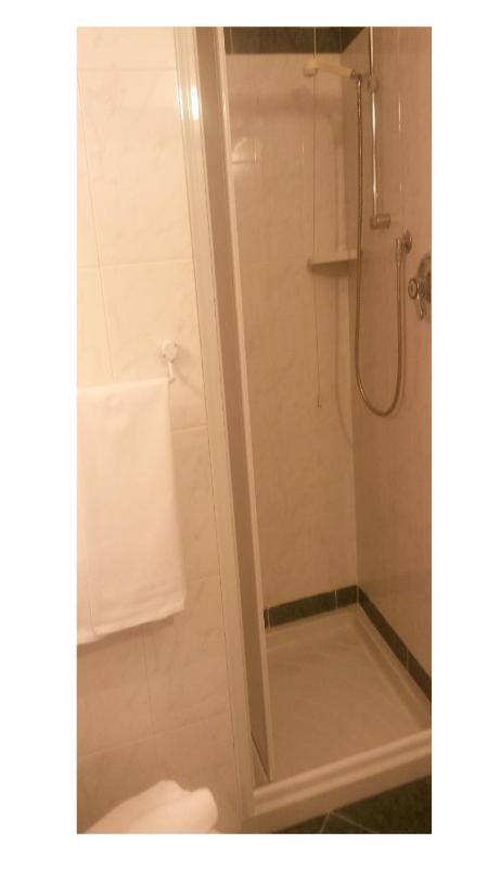 Triple Room with Balcony image 2