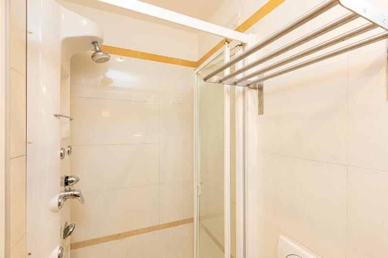 Small Studio image 4