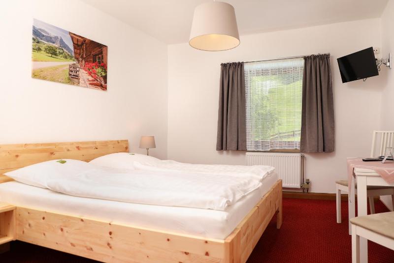 Standard Double Room with Shower image 3