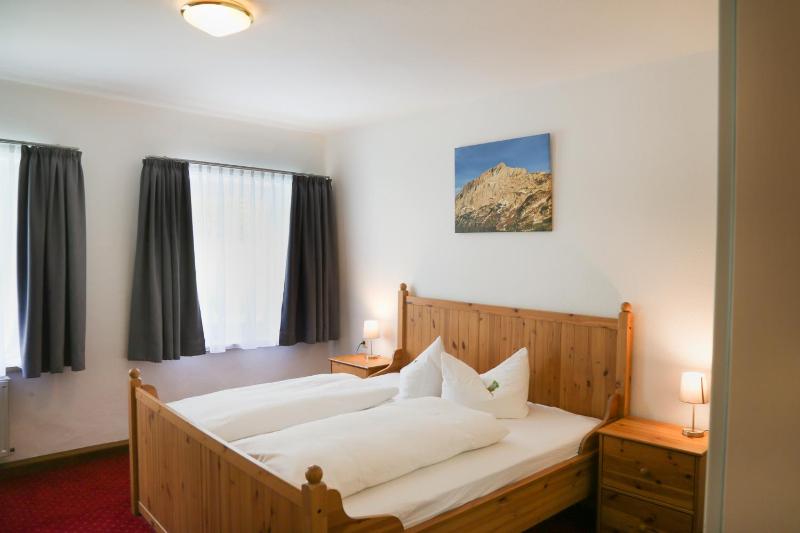 Standard Double Room image 2