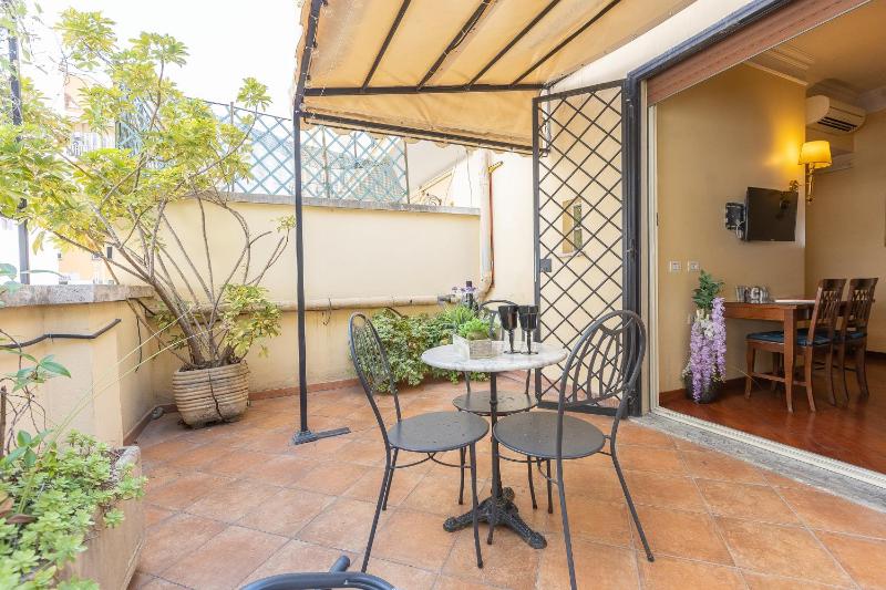 Superior Studio with Terrace image 4