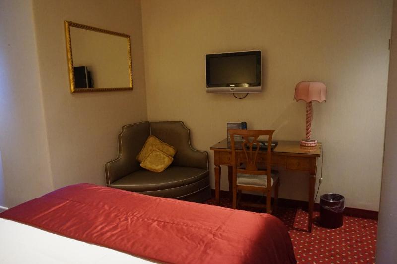 Economy Double Room image 4