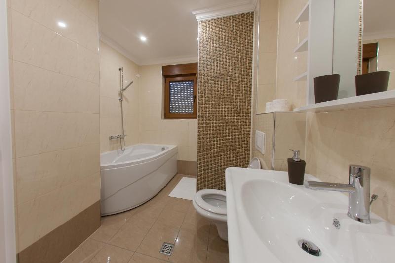 Buna Spring Apartments - image 2