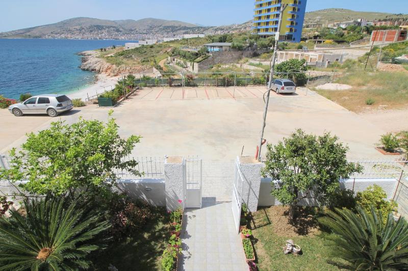 Sunset Apartments Berdenesh Sarandë - image 4
