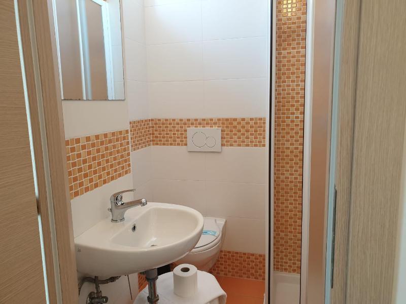 Triple Room with Balcony image 3