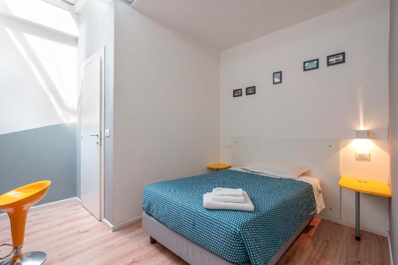 Single Room image 4