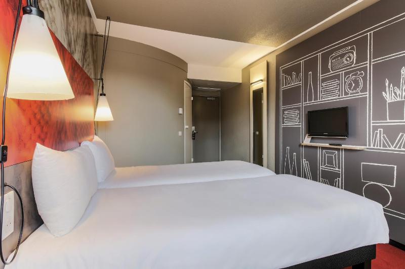 Comfort Twin Room image 3