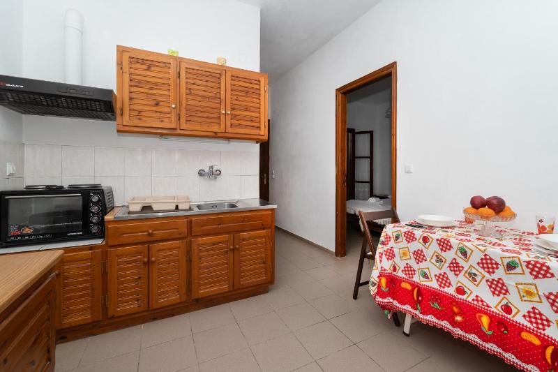 One-Bedroom Apartment image 3