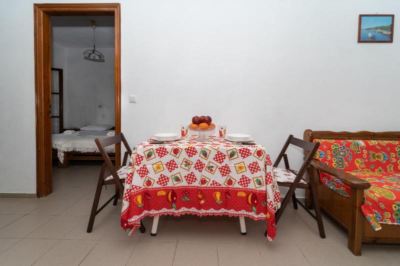 One-Bedroom Apartment image 4