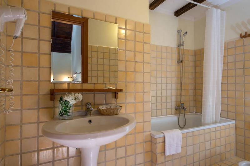 Single Room image 3