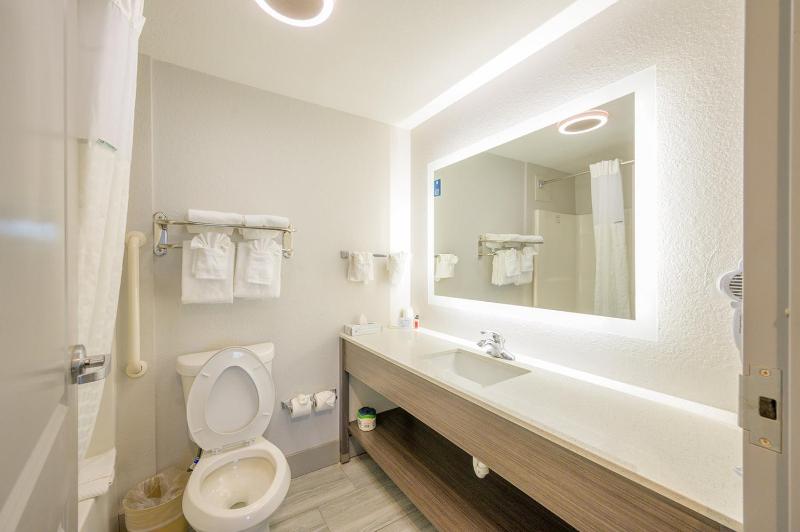 Studio Suite with Two Queen Beds - Non-Smoking image 2