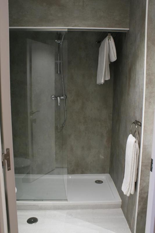 Apartment (1-2 Adults) image 4