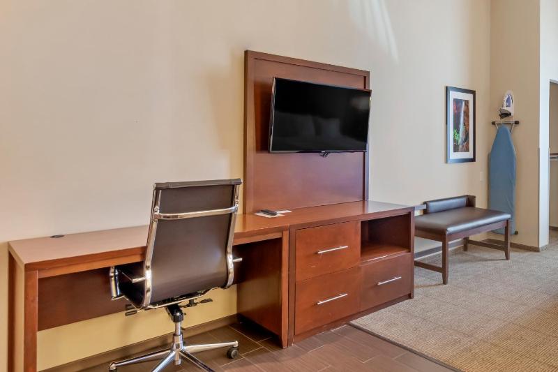 King Suite - Non-Smoking image 1