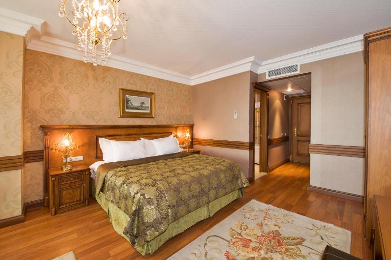 Superior Double Room with Sea View image 2