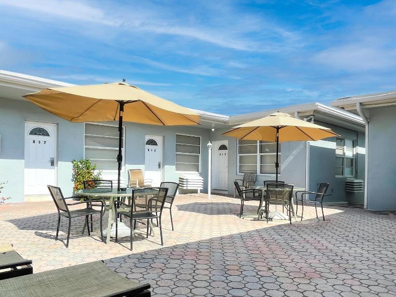Silver Spray Motel - image 3