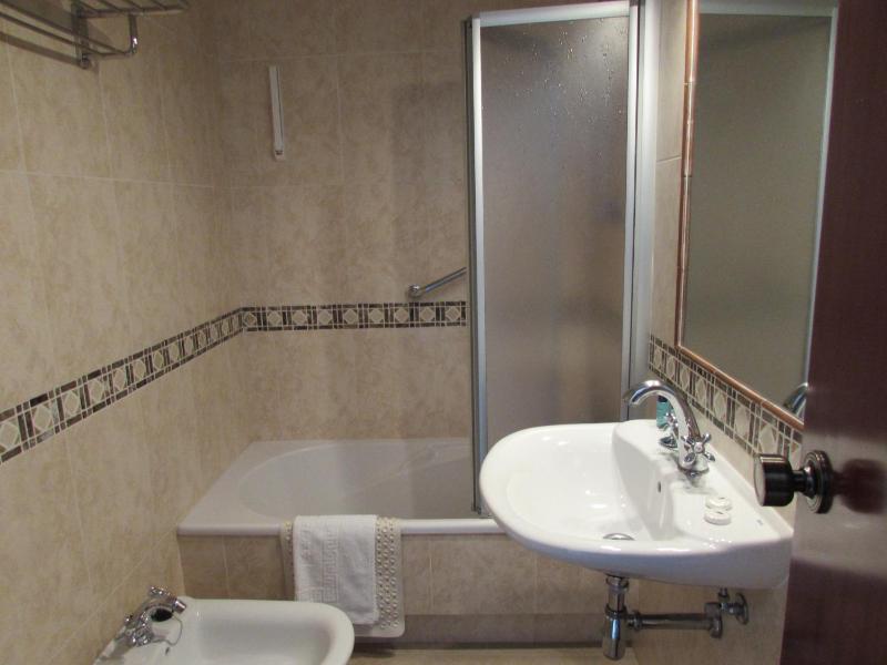 Single Room image 4