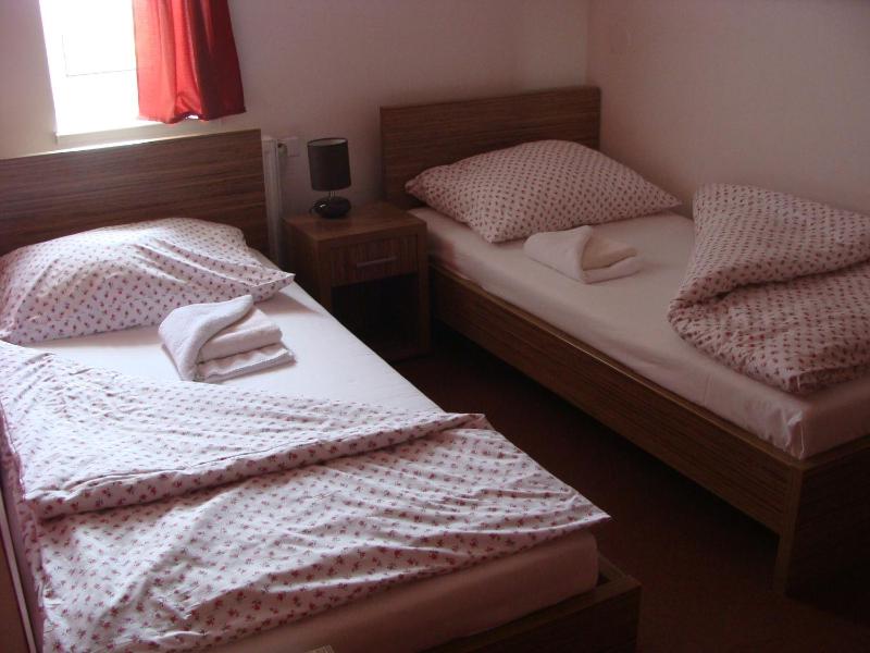 Quadruple Room with Bathroom image 4