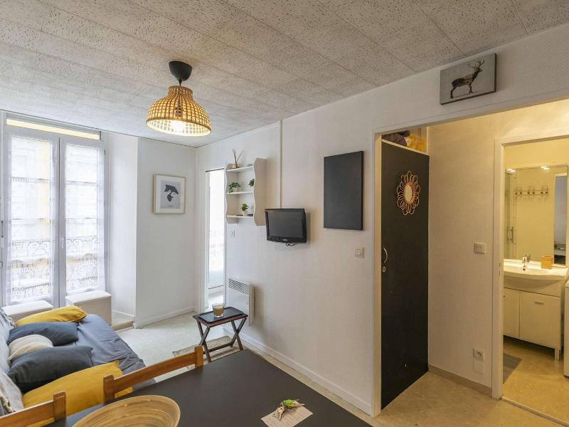Appartement lumineux avec balcon, plein centre Cauterets, proche télécabine et commodités. - FR-1-401-243 Images