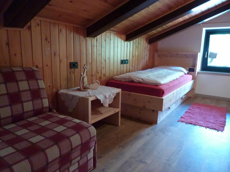 One-Bedroom Apartment - Attic image 4