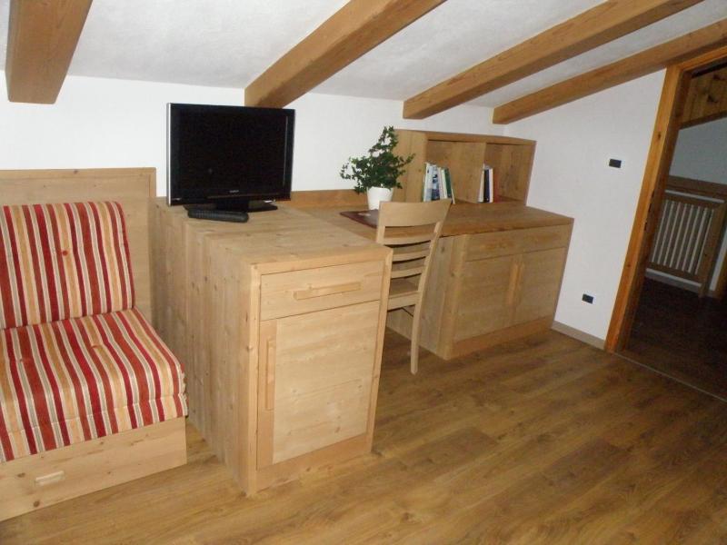 One-Bedroom Apartment - Attic image 2