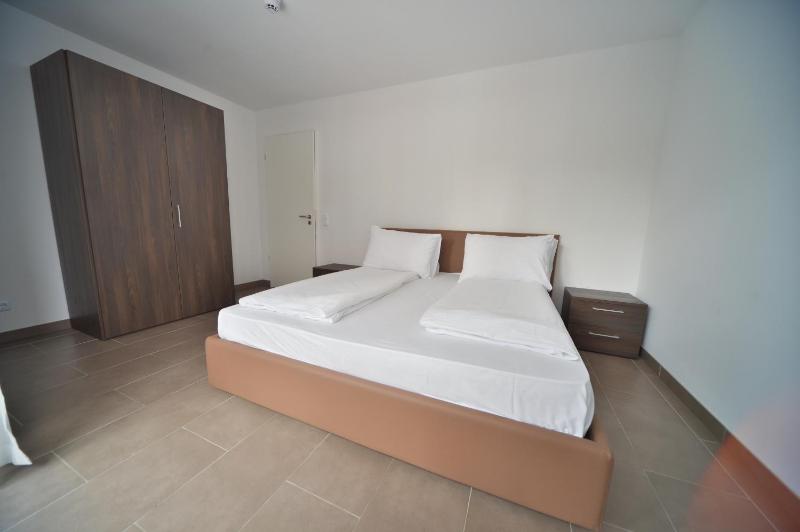 Superior One-Bedroom Apartment image 3