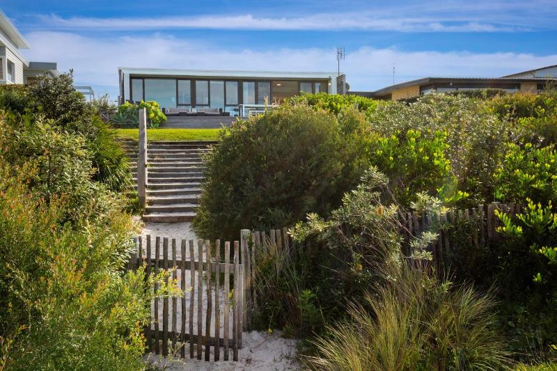Azure Absolute Beachfront I Pet Friendly - image 29