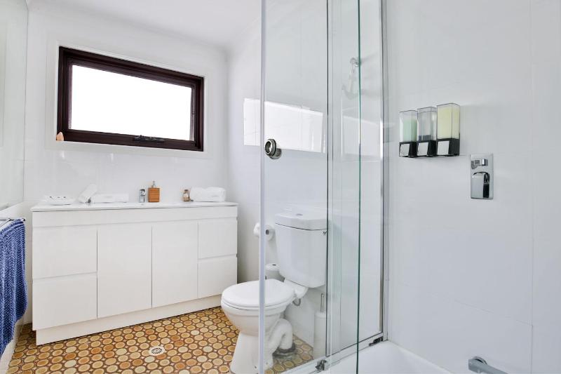 Azure Absolute Beachfront I Pet Friendly - image 23
