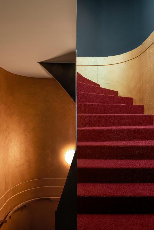 Legend Hotel - image 3